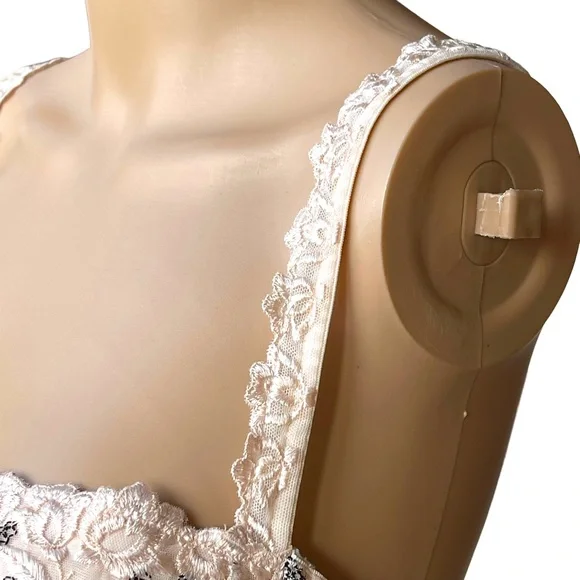 Vintage 90s Lise Charmel pink & black floral lacy bra - Picture 7 of 13